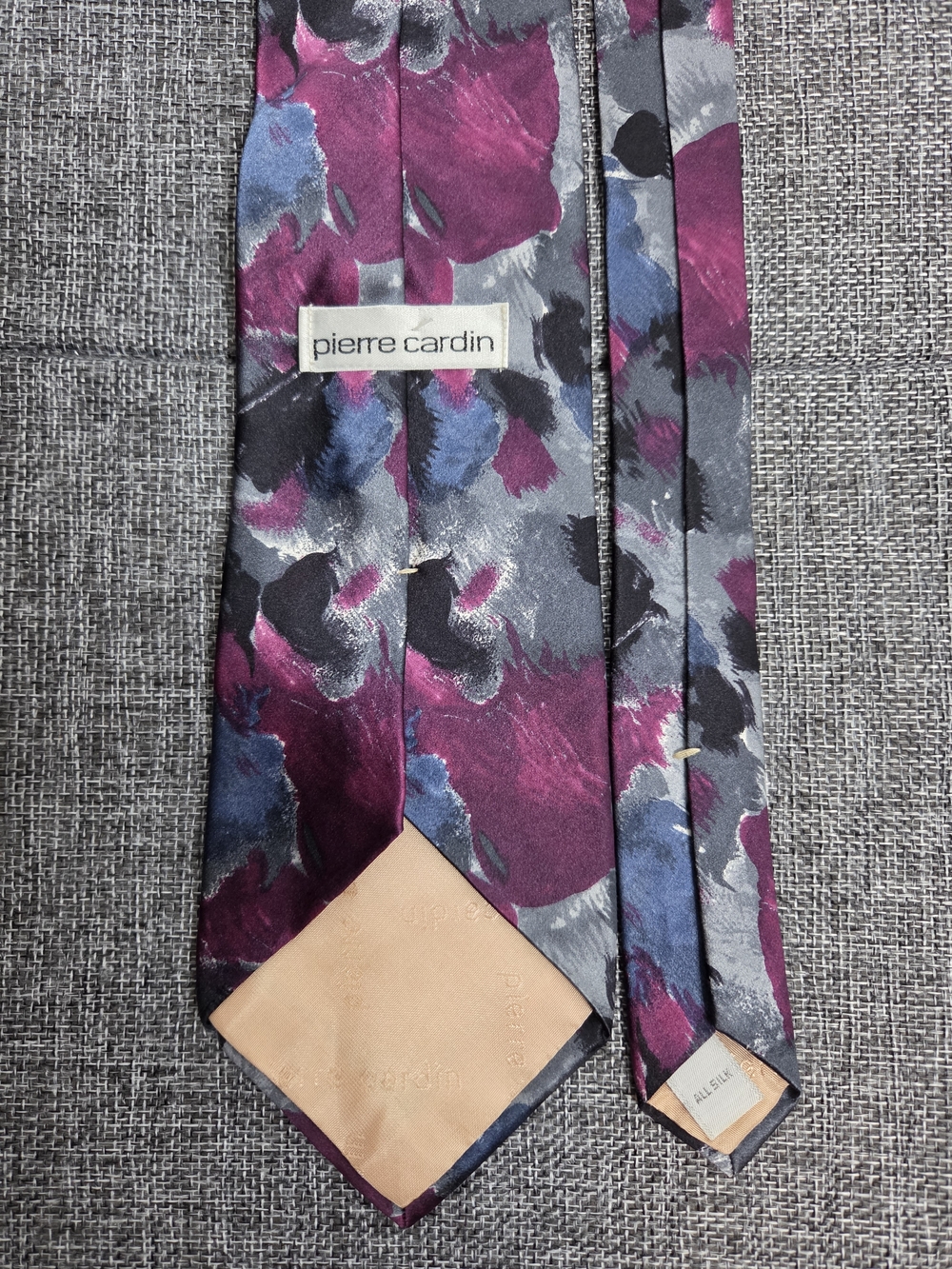 Pierre Cardin Men’s Purple Abstract 100% Silk Tie